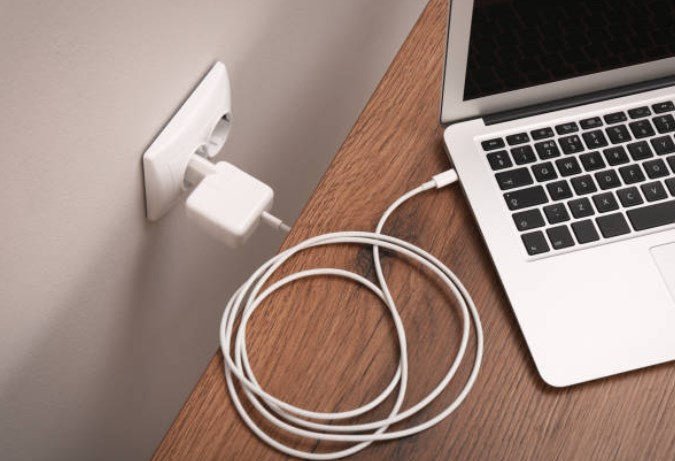 How many watts to charge a laptop