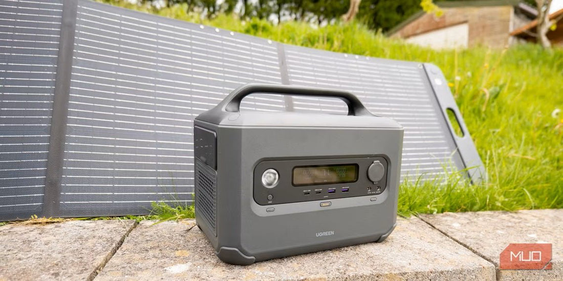 Ugreen PowerRoam 1200 Power Station and SC 200 Solar Panels