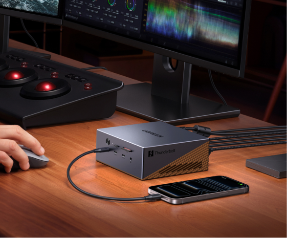 UGREEN Revodok Maxidok 17-in-1 Thunderbolt™ 5 Docking Station